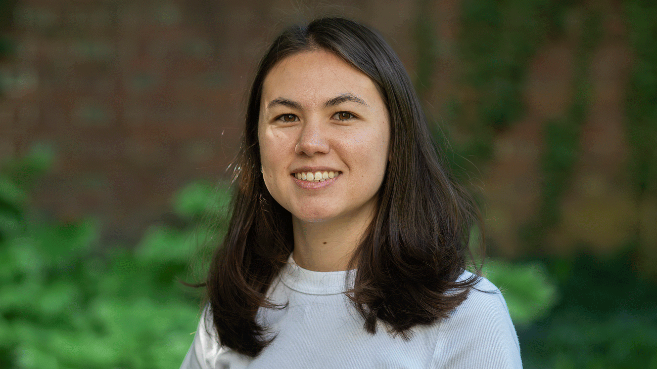 Portrait of Amy Honnig Bassett.