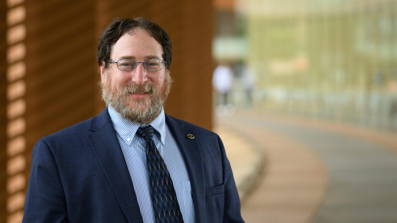 Craig Arnold headshot