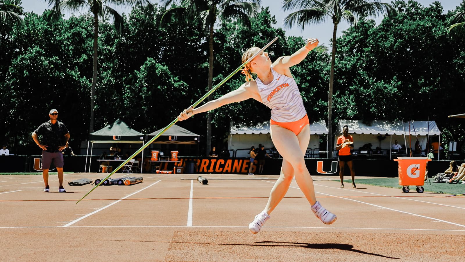 Julia Jongejeugd about to throw a javelin.