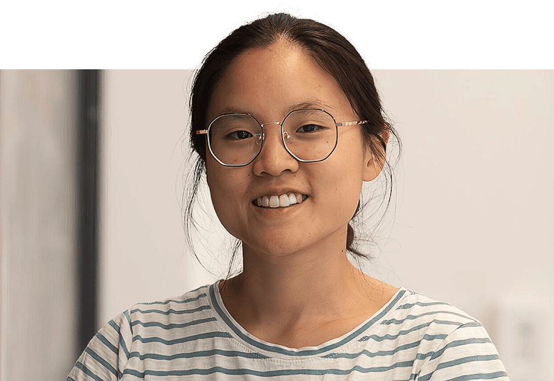 Portrait of Debbie Zhuang.