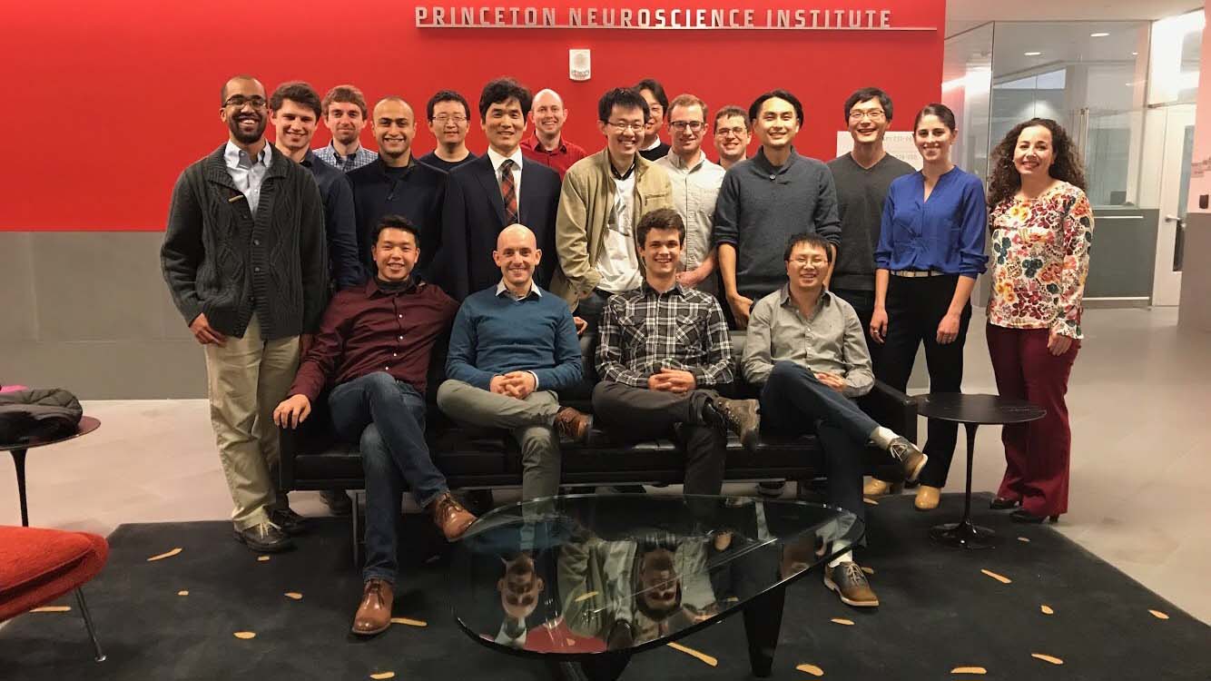 Group photo of Seung Lab personnel